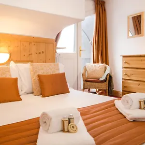 Rond Point D Arbois Hotel